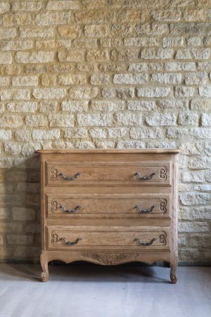 French chest of drawers
